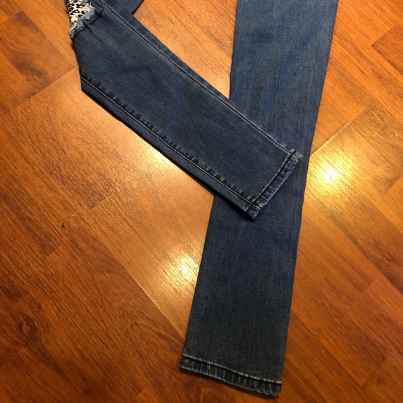 Lucky + Blessed Jeans. Size 4, Skinny Jeans. Comes with leopard patches on front - Picture 11 of 16
